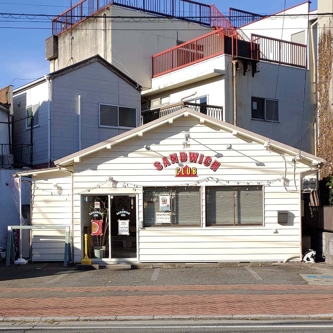 アイルズハウスリノベーション店舗 THE SANDWICHI CLUB 30年前の建物を蘇らせました。 #ドッグラン #犬と暮らす #平屋 #パームスプリングス #palmsprings #ハーマンミラー #hermanmiller #journalstandard #ジャーナルスタンダード #acmefurniture #アクメファニチャー #カリフォルニアスタイル #カリフォルニアハウス #サーファーズハウス #カリフォルニア #アメリカン #アメリカンハウス #アメリカンスタイル #米軍住宅 #米軍ハウス #フラットハウス #flathouse #ロンハーマン #ronherman #hawaii #ハワイ #フラダンス #サーフィン #surfing