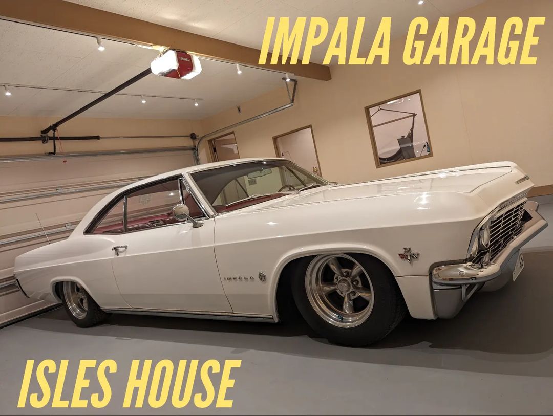 アメ車にはアメ家。
アメ車がハマる家はアイルズハウスです！⁡
#アイルズハウスモデルガレージ
#impala
#chevorletimpala
#インパラ
#シボレー
#アメ車
#lowrider